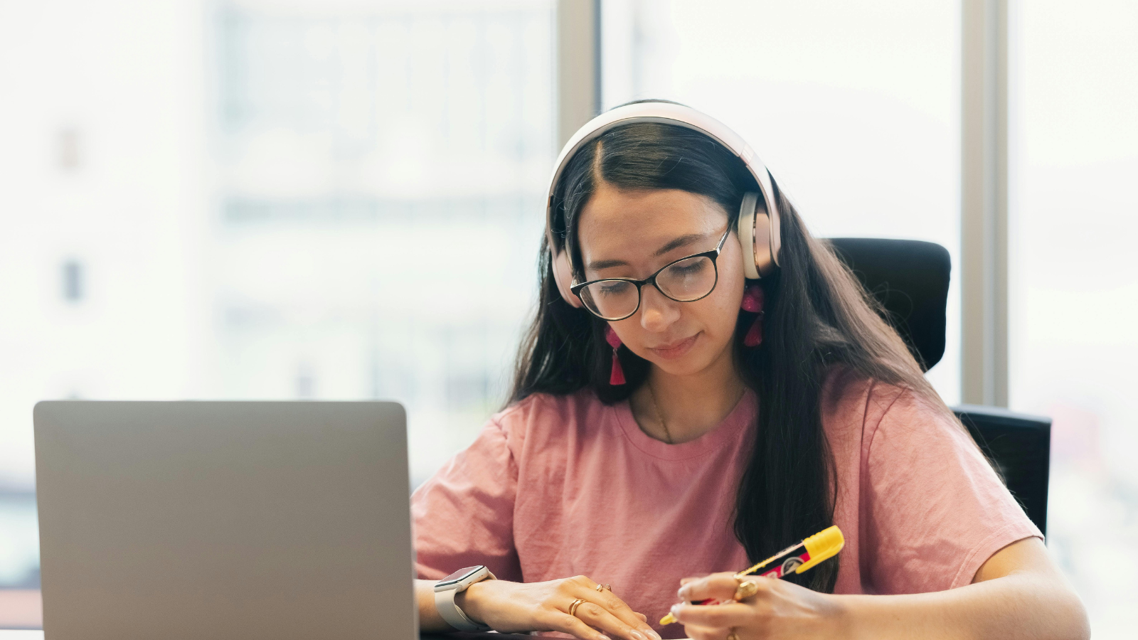 How IGCSE Students Can Boost Their Grades Through Online Tutoring in the UAE